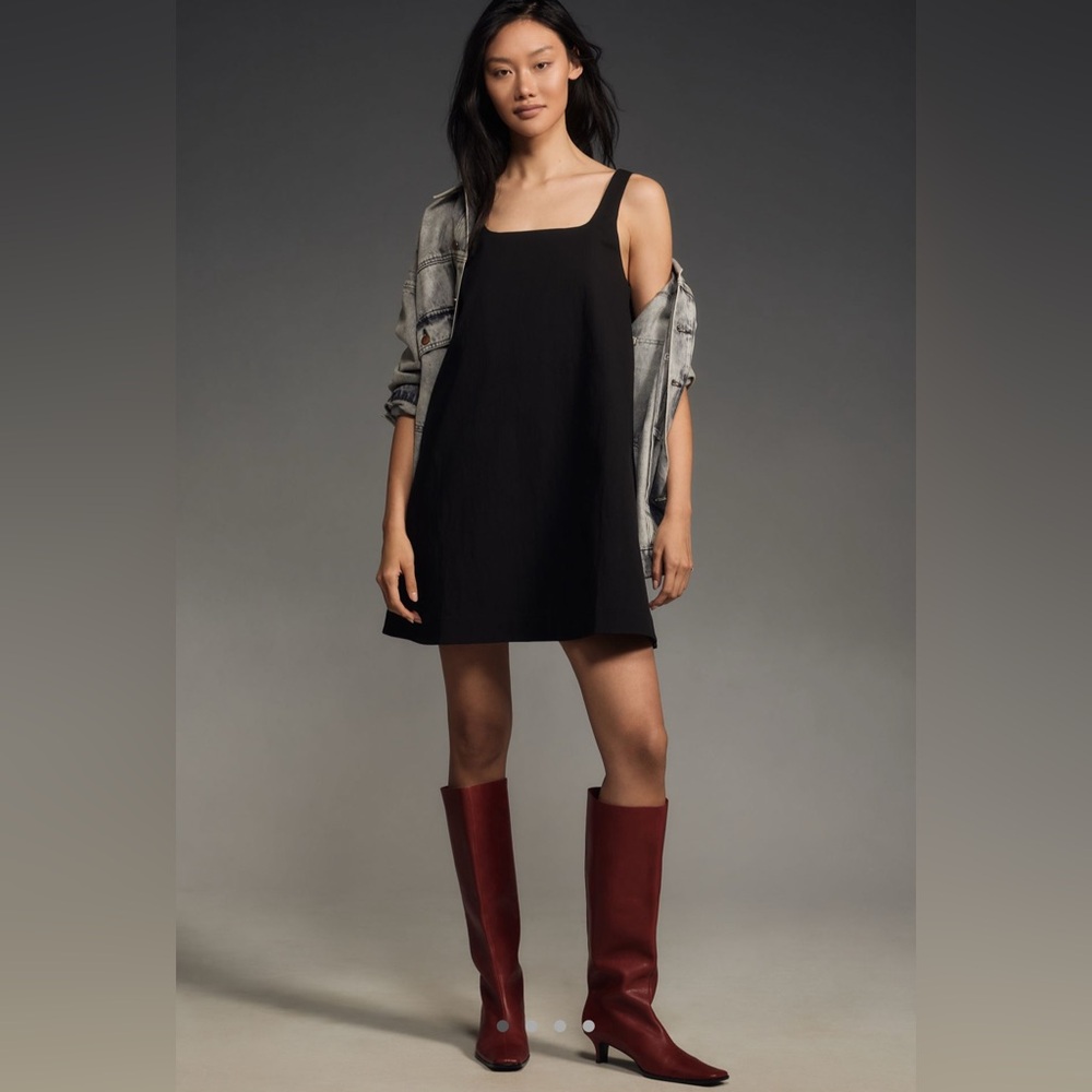 By Anthropologie Sleeveless Square-Neck Shift
Mini Dress